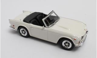 Triumph TR5 P.I. green 1967-1968 Cult Scale Models 1:18 Resinemodell (Türen, Motorhaube... nicht zu öffnen!)