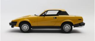 Triumph TR7 Coupe (1979-1982) - yellow Cult Scale Models 1:18 Resinemodell (Türen, Motorhaube... nicht zu öffnen!)