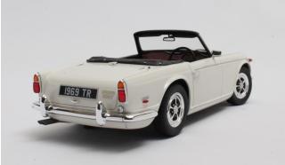 Triumph TR5 P.I. green 1967-1968 Cult Scale Models 1:18 Resinemodell (Türen, Motorhaube... nicht zu öffnen!)