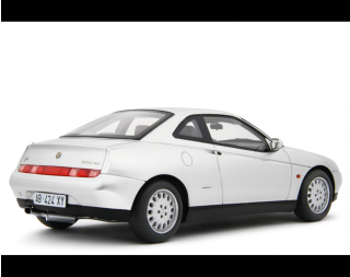 Alfa Romeo GTV 2.0 T.Spark 16V 1995 GRIGIO CHIARO MET. Laudoracing 1:18 Resinemodell (Türen, Motorhaube... nicht zu öffnen!)