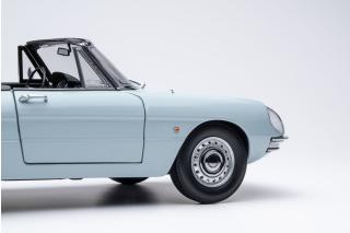 Alfa Romeo 1600 Duetto Spider 1966 - blu celeste  AR513 Limitation 750 pieces Touring Modelcars 1:18 Metallmodell 2 Türen, Motorhaube und Kofferraum zu öffnen!