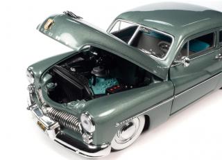 MERCURY EIGHT COUPE 1949 Berwick Green Auto World 1:18