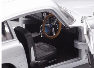 Aston Martin DB5 James Bond 007 \"No Time to Die\" Auto World 1:18
