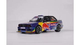 BMW E30 V8 - Drift OttO mobile 1:18 Resinemodell (Türen, Motorhaube... nicht zu öffnen!)