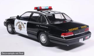 Ford Crown Victoria, 1992, California Highway Patrol MCG 1:18 Metallmodell, Türen und Hauben nicht zu öffnen
