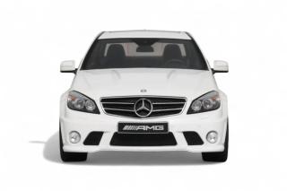 MERCEDES-BENZ C63 AMG DIAMOND WHITE 2007 GT Spirit 1:18 Resinemodell (Türen, Motorhaube... nicht zu öffnen!)