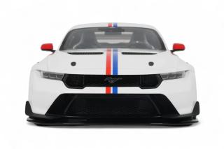FORD MUSTANG GTD \"SPIRIT OF AMERICA\" PERFORMANCE WHITE 2025 GT Spirit 1:18 Resinemodell (Türen, Motorhaube... nicht zu öffnen!)