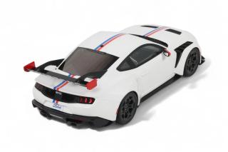 FORD MUSTANG GTD \"SPIRIT OF AMERICA\" PERFORMANCE WHITE 2025 GT Spirit 1:18 Resinemodell (Türen, Motorhaube... nicht zu öffnen!)