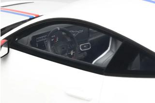 FORD MUSTANG GTD \"SPIRIT OF AMERICA\" PERFORMANCE WHITE 2025 GT Spirit 1:18 Resinemodell (Türen, Motorhaube... nicht zu öffnen!)