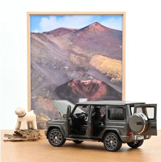 Mercedes-Benz G-Class 2024 Classicgrau Norev 1:18 Metallmodell