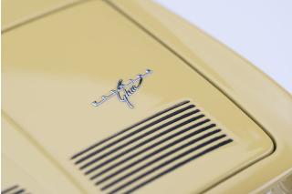 Volkswagen Karmann Ghia Typ 34 Manila yellow / black top \"Limited 1000 pieces\" - Sticker on the box Norev 1:18 Metallmodell 2 Türen, Kofferraum und Motorhaube  zu öffnen!