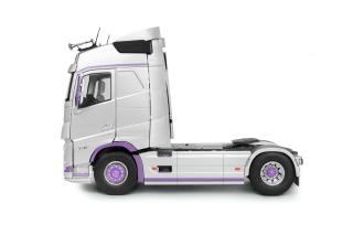 Volvo FH Globetrotter XL silb./lila Solido 1:24 Metallmodell