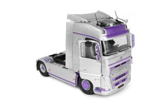 Volvo FH Globetrotter XL silb./lila Solido 1:24 Metallmodell