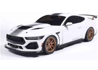 SHELBY MUSTANG SUPER SNAKE WHITE / SILVER STRIPES 2025 Solido 1:18 Metallmodell