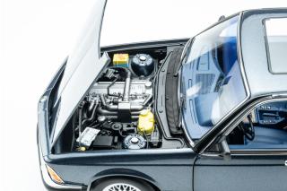 BMW 745i E23 (1984) - arctic blue met. Touring Modelcars 1:18 Metallmodell 4 Türen, Motorhaube und Kofferraum zu öffnen!