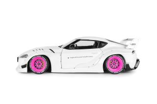 Toyota GR Supra LWB weiß/pink 2025 S1815502 Solido 1:18 Metallmodell