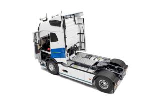 Volvo FH16 Globetrotter XL weiß S2400106 Solido 1:24 Metallmodell