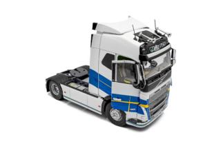 Volvo FH16 Globetrotter XL weiß S2400106 Solido 1:24 Metallmodell