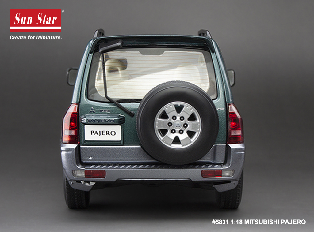 Modèle Réduit 1:18 SUNSTAR - Mitsubishi Pajero V73 3.5L V6 2006 - Vert/Gris - Miniature De Collection