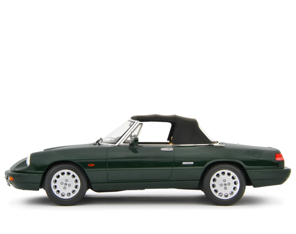 ALFA ROMEO SPYDER Vert UNIVERSAL HOBBIES 1:18 de reference