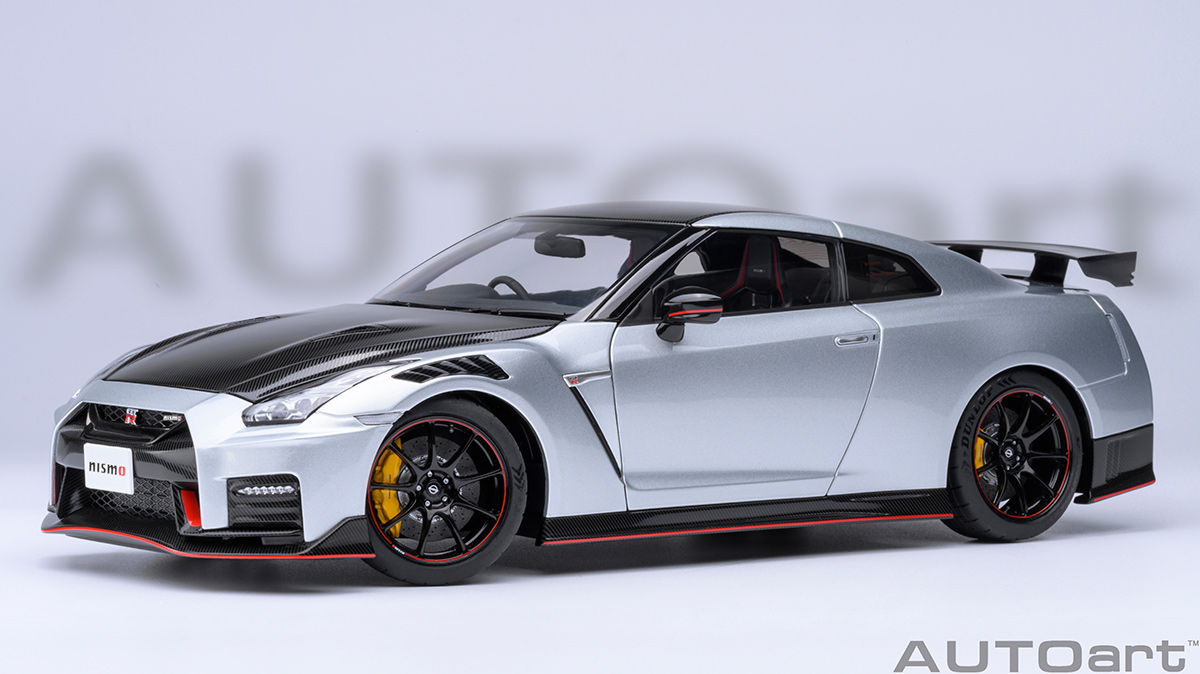 Modellauto NISSAN GT-R (R35) NISMO 2022 (ULTIMATE METAL SILVER 