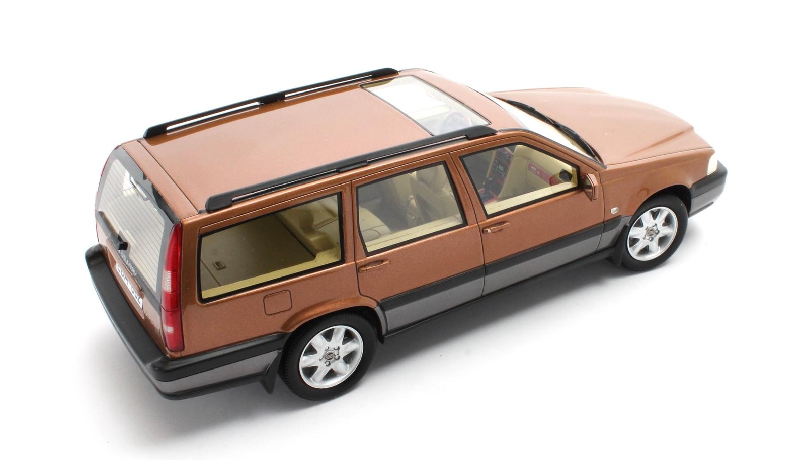 VOLVO V70 XC CROSS COUNTRY SW STATION WAGON 1996 au 1/18 Cult