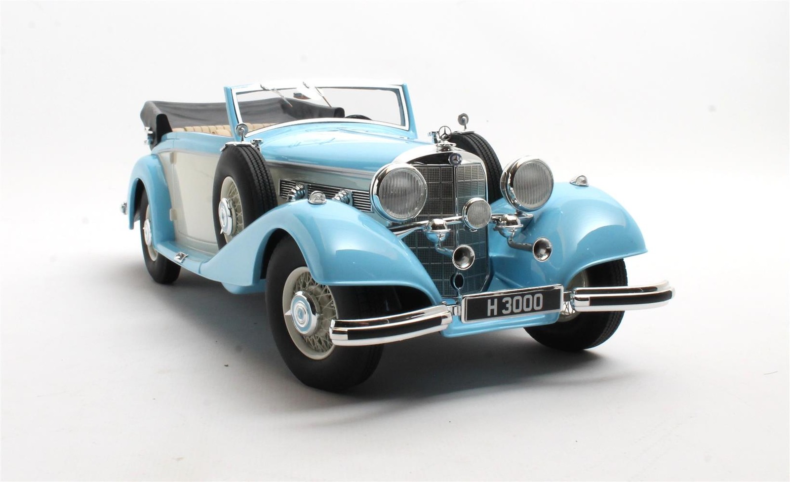 Modelcar Mercedes-Benz 540K Cabriolet B blue/white `36-`38 Cult